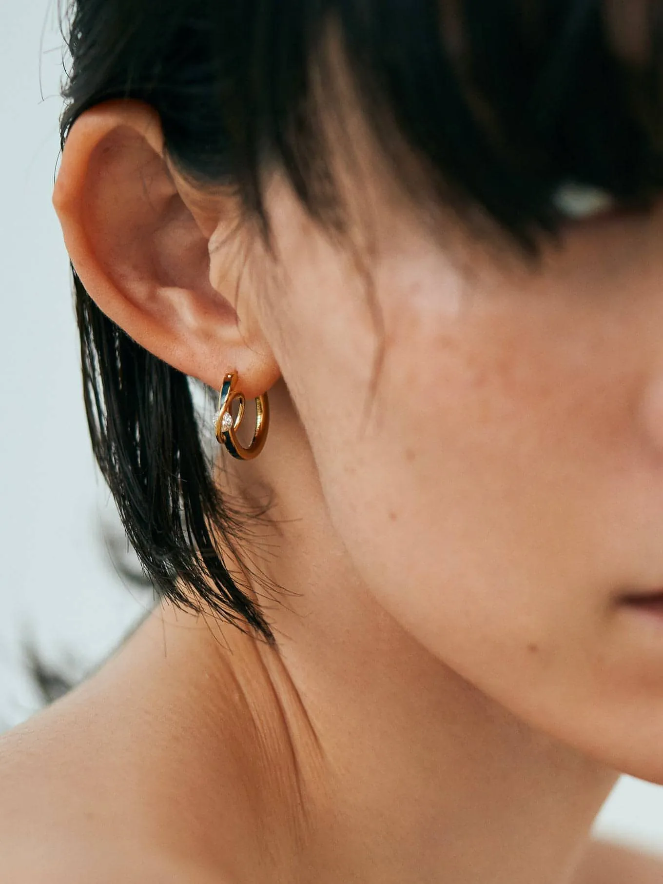 Engage EGP1 moss single pierced earring