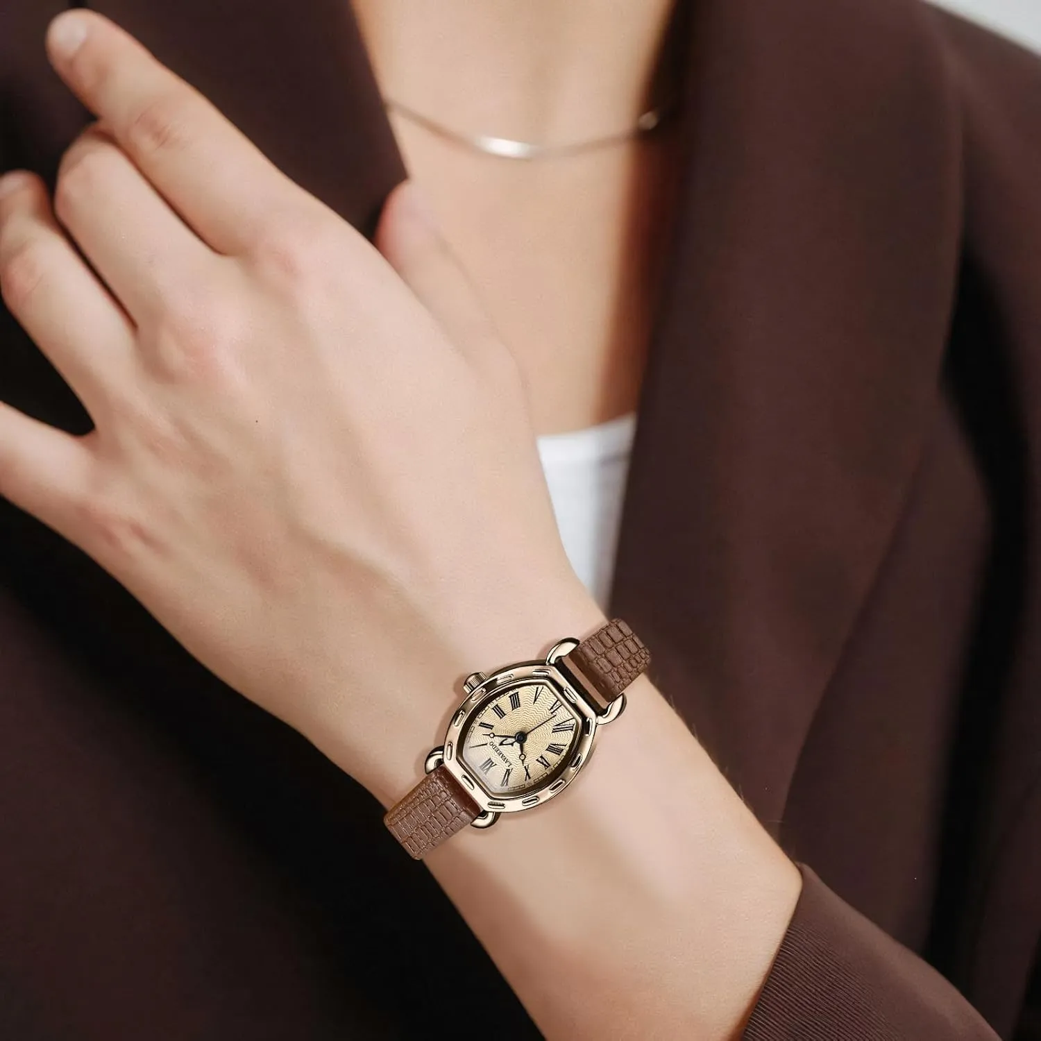 NN BEN NEVIS Watch, Womens Watch Elegant Lychee Leather Strap, Fashion Creative Square Wrist Watch, Analog Watch Birthday/Wedding Gifts for Women/Girls