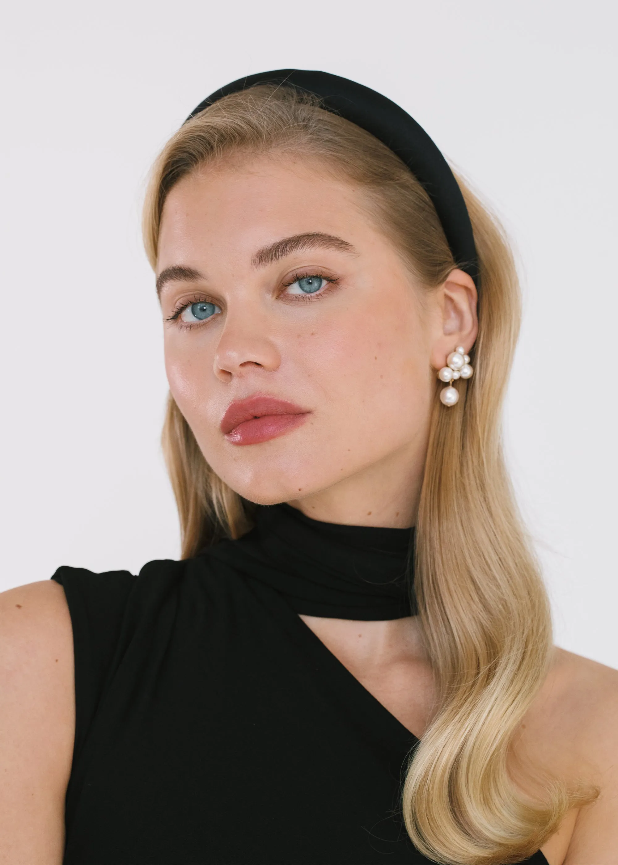 Tori Headband in Satin -- Black