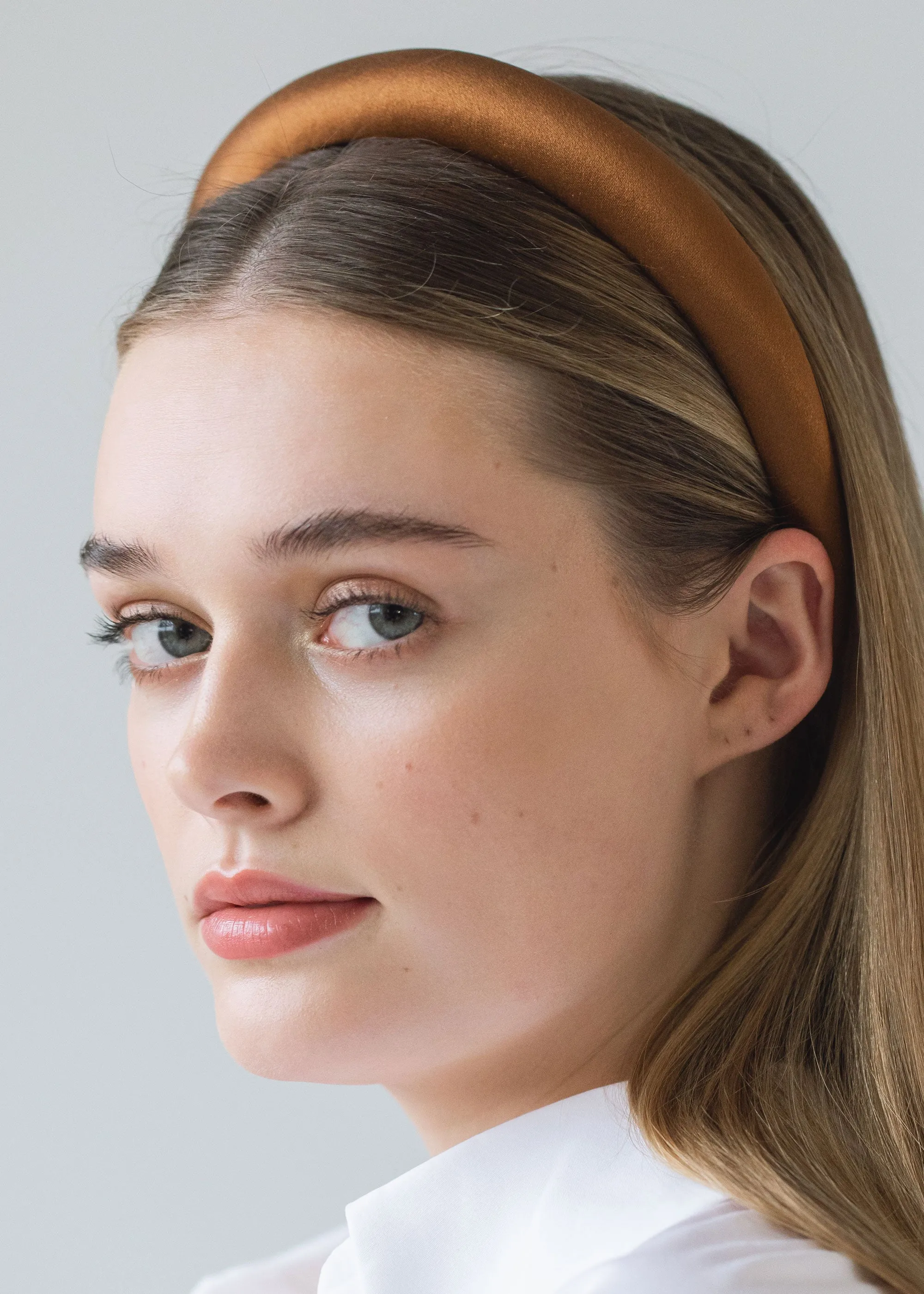 Tori Headband in Satin -- Mocha