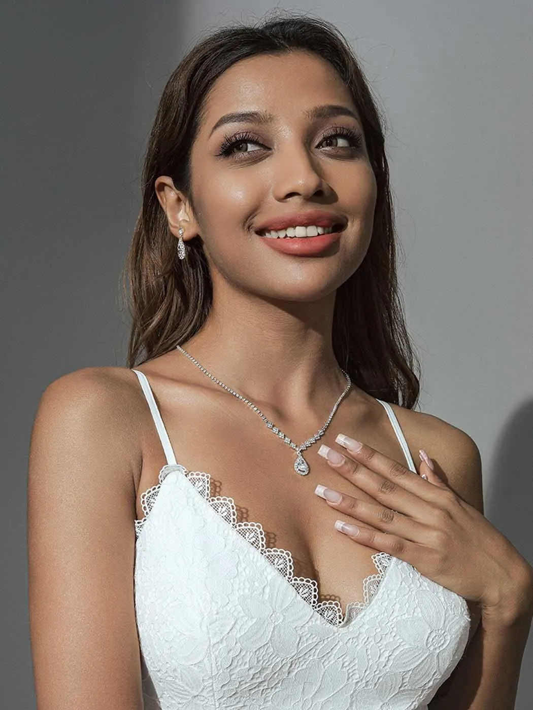 Unicra Bride Crystal Necklace Earrings Set Bridal Wedding Jewelry Sets Rhinestone Choker Necklace Prom Costume Jewelry Set for Women and Brides