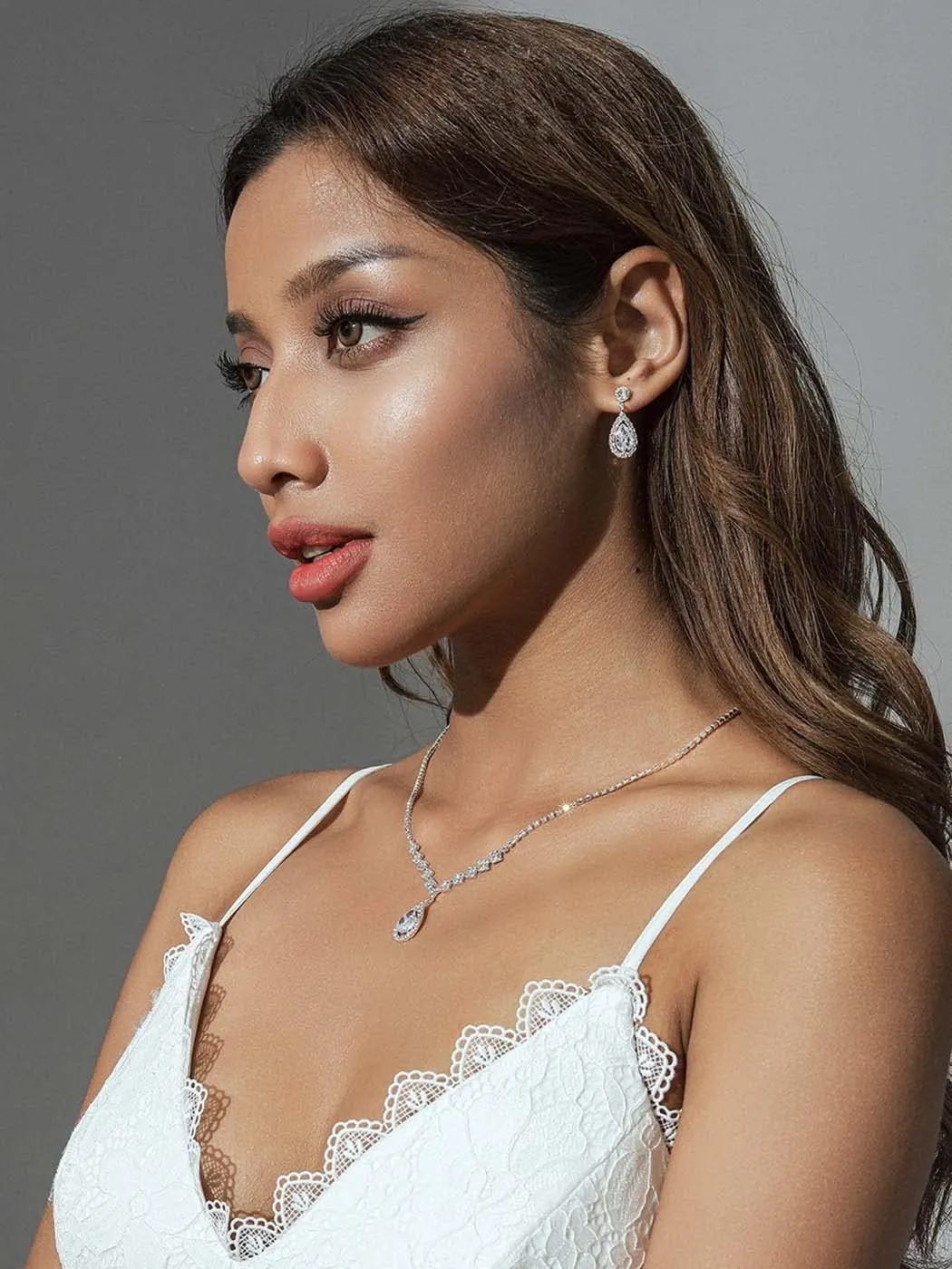 Unicra Bride Crystal Necklace Earrings Set Bridal Wedding Jewelry Sets Rhinestone Choker Necklace Prom Costume Jewelry Set for Women and Brides
